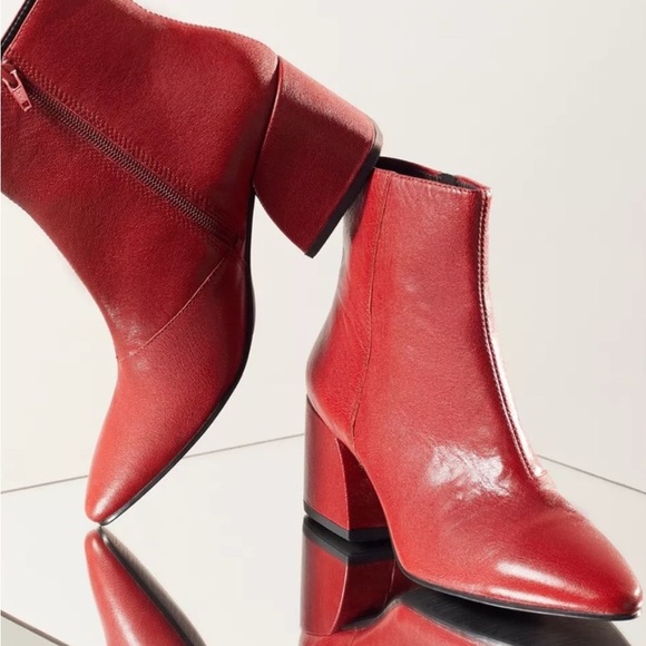 Elegant Red Leather Ankle Boots - size 7 - Picture 1 of 12